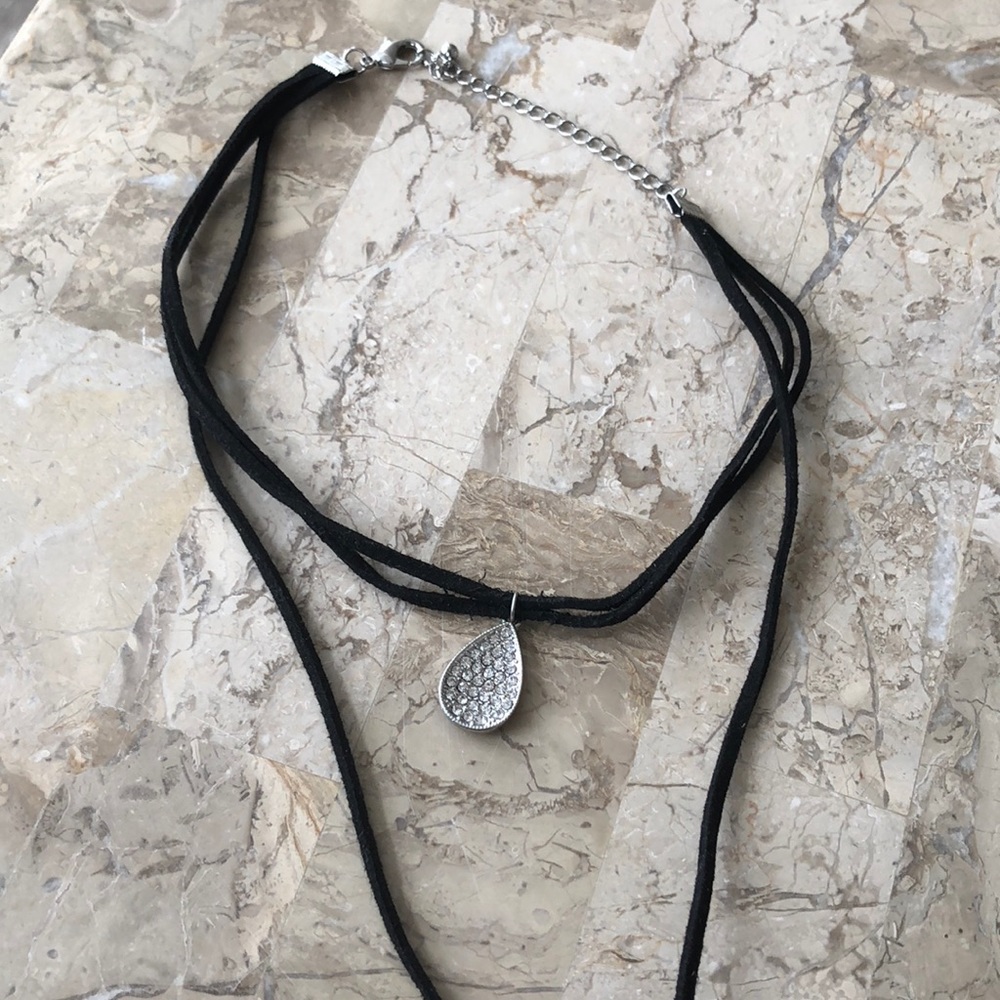 Black choker necklace with long silver details!